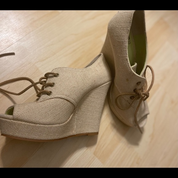 New shoes - Picture 5 of 13